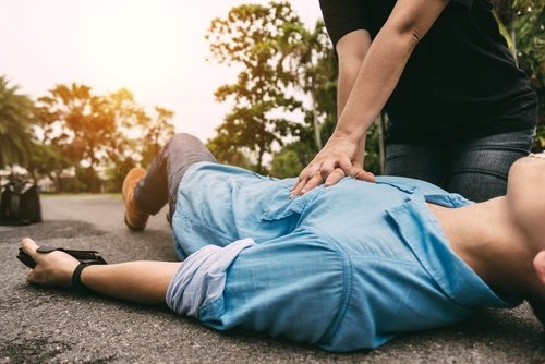 Person administering CPR on a path in accordance with NRS 41.500.