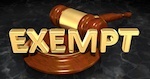 martillo con letras que dicen 'exento'