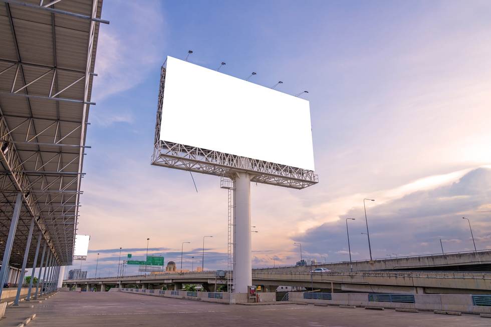 ¿Es la publicidad engañosa un delito en el condado de Riverside, California?