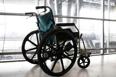 silla de ruedas - deshabilitar a una persona puede ser un acto de caos en Nevada según NRS 200.280