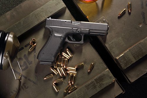 Glock 19 con número de serie borrado como ejemplo de una violación de CRS 18-12-103