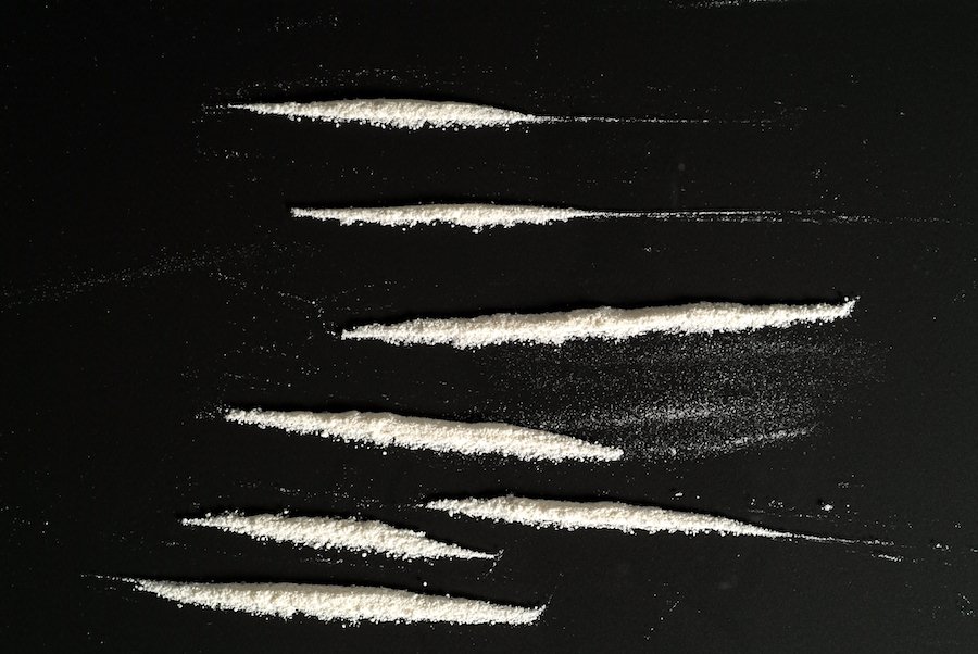 Siete líneas de cocaína