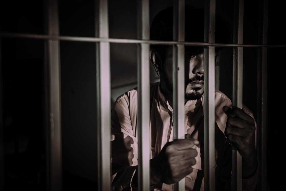 What's the difference between "jail" and "prison"?