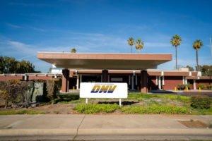 Fachada del DMV de California