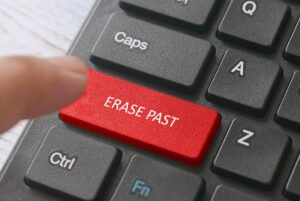 keyboard with key that says "erase past'